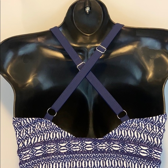 Ocean Lily Women’s One Piece Swimsuit Size SP - Picture 6 of 9